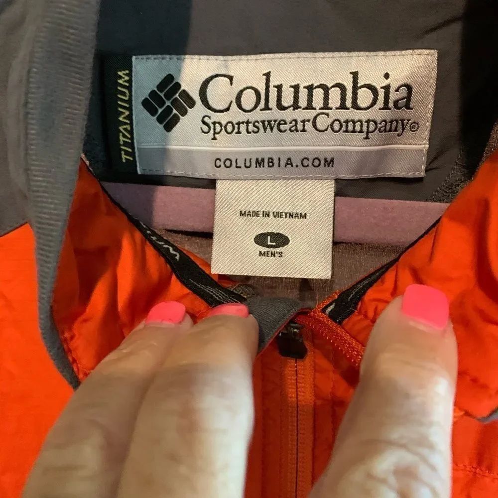 Columbia Wind Breaker  - Picture 3 of 8